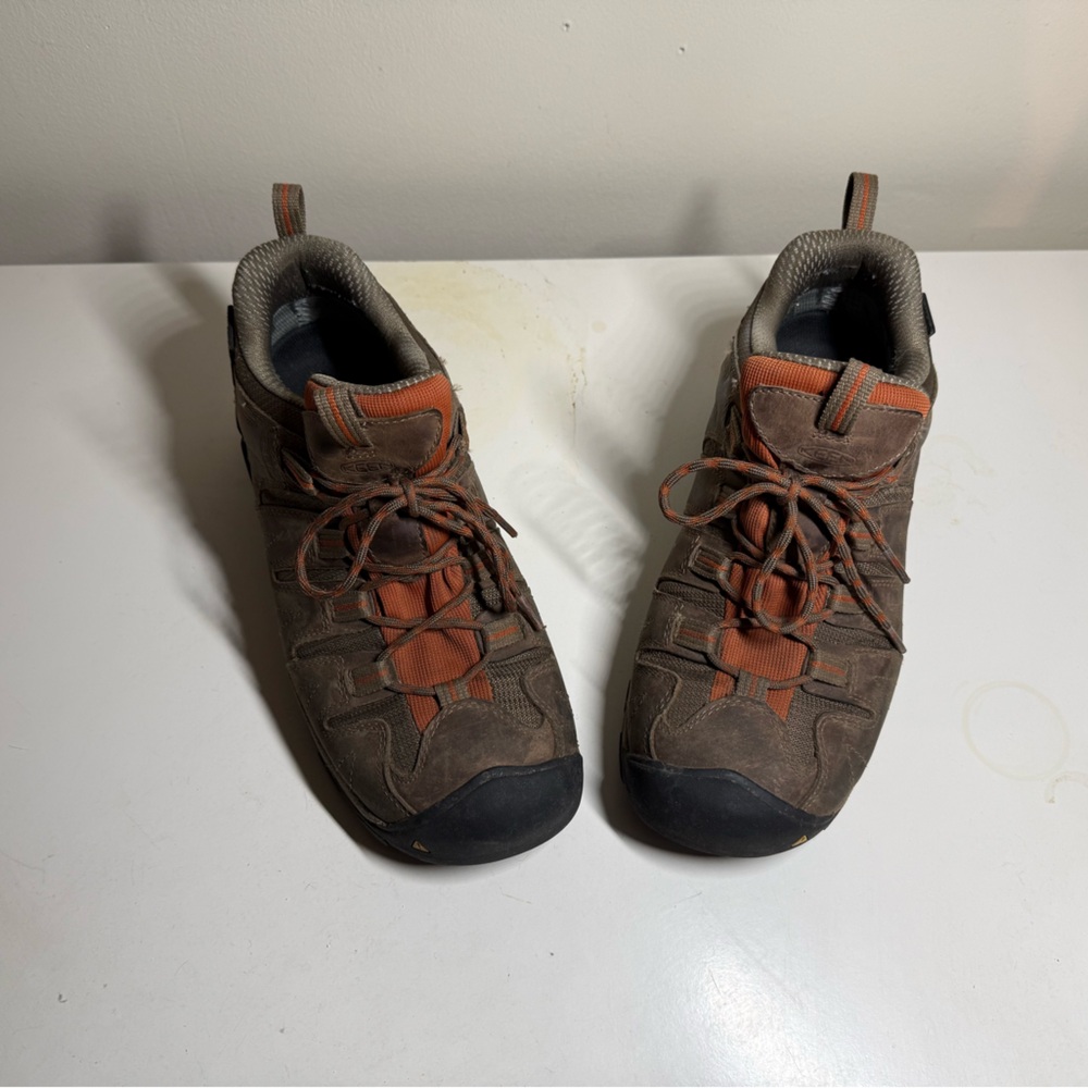 Keen Men's Brown and Orange Athletic Shoes